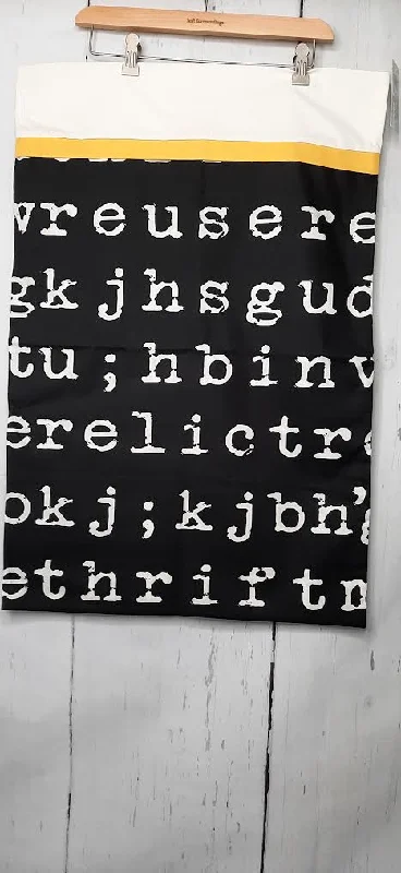 Pillow for toddler relaxation-Pillow Case Alphabet  Black/White Standard RT76al1