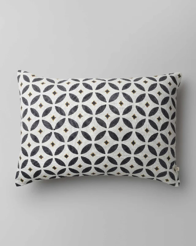 Pillow with natural finish-Hishigata Pillow Cover