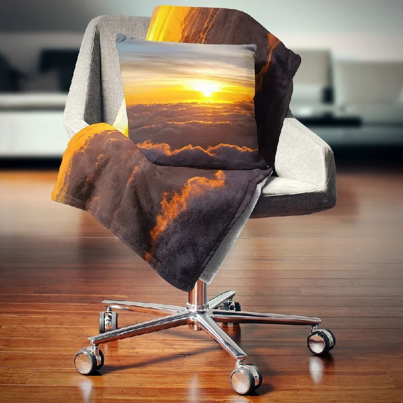 Ultra-cozy throw blanket -Designart 'Fantastic Sunset Sky and Clouds' Landscape Fleece Throw Blanket