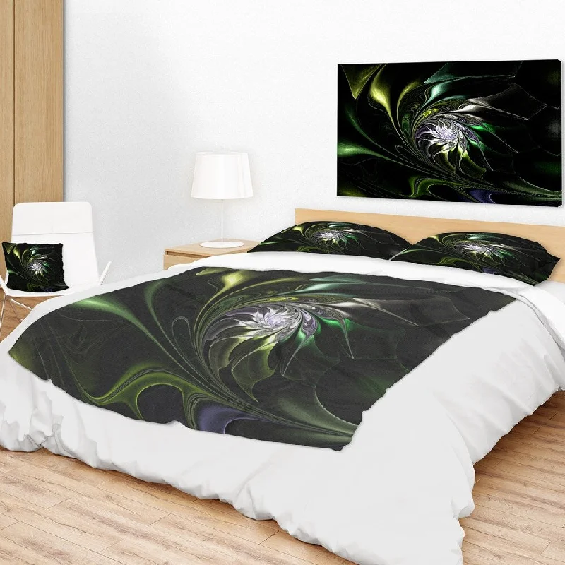 Ultra-warm soft wool blend throw blanket -Designart 'Multi Colored Green Stained Glass' Floral Throw Blanket