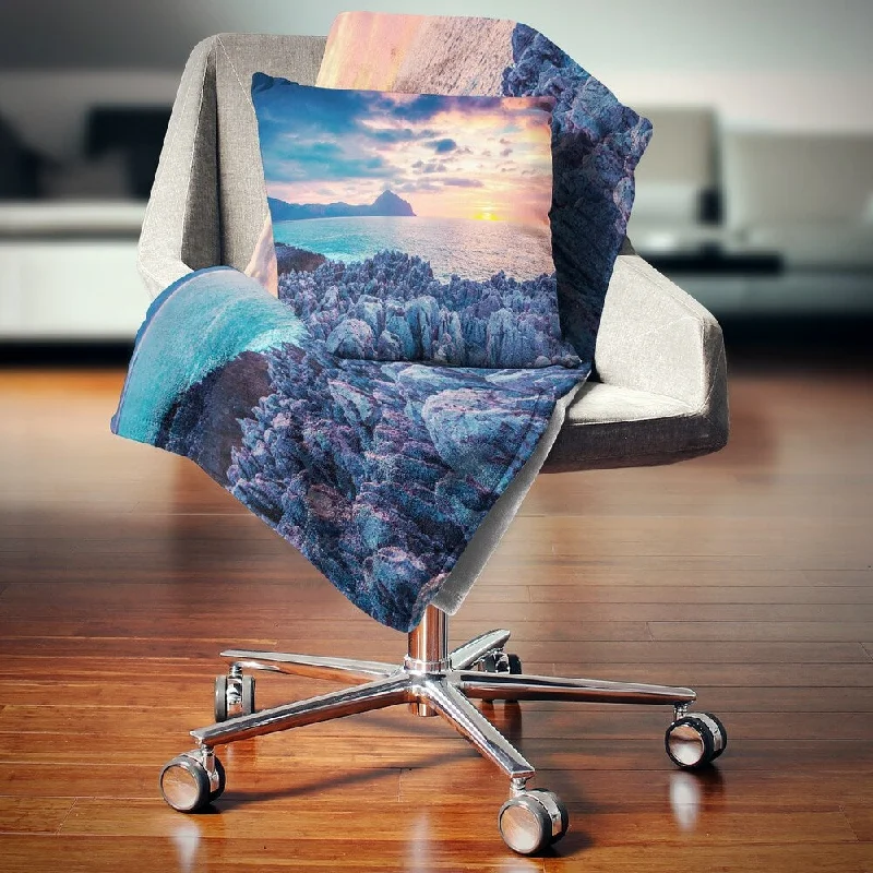 Plush fleece-lined cotton throw blanket -Designart 'Spring Sunset Over Monte Cofano' Landscape Photography Throw Blanket